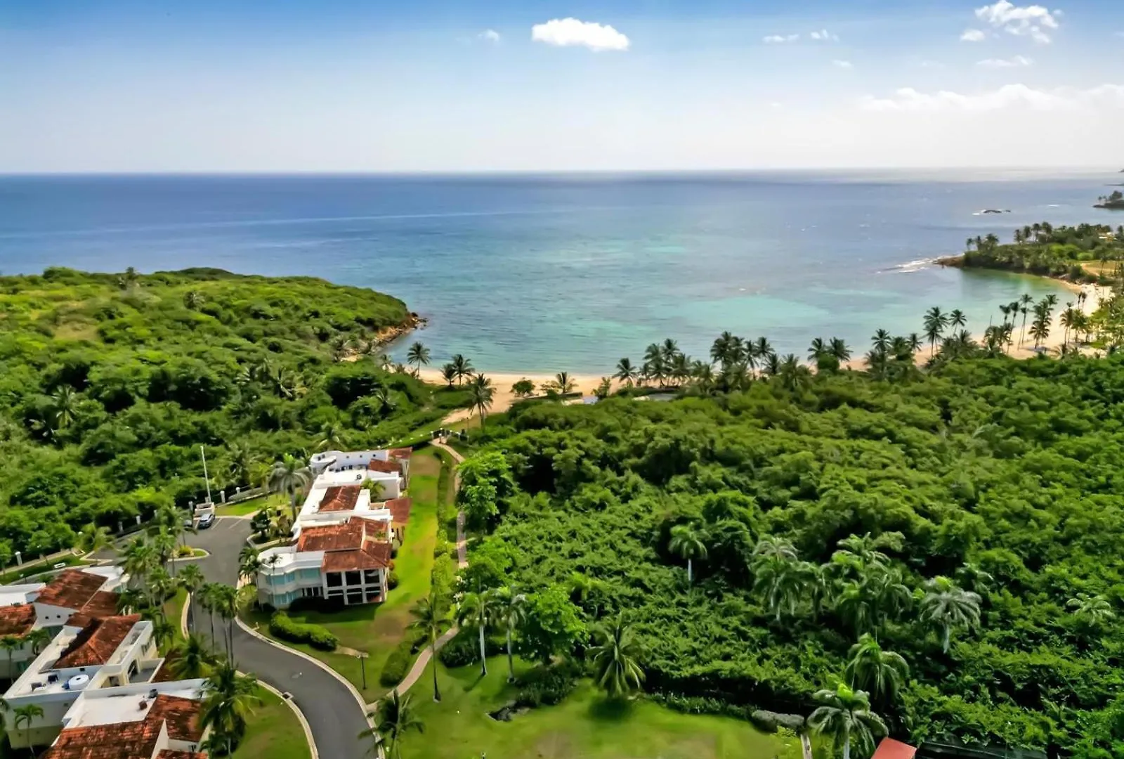 Villa Gem Tropical Charm Prime Location Sabana  Puerto Rico